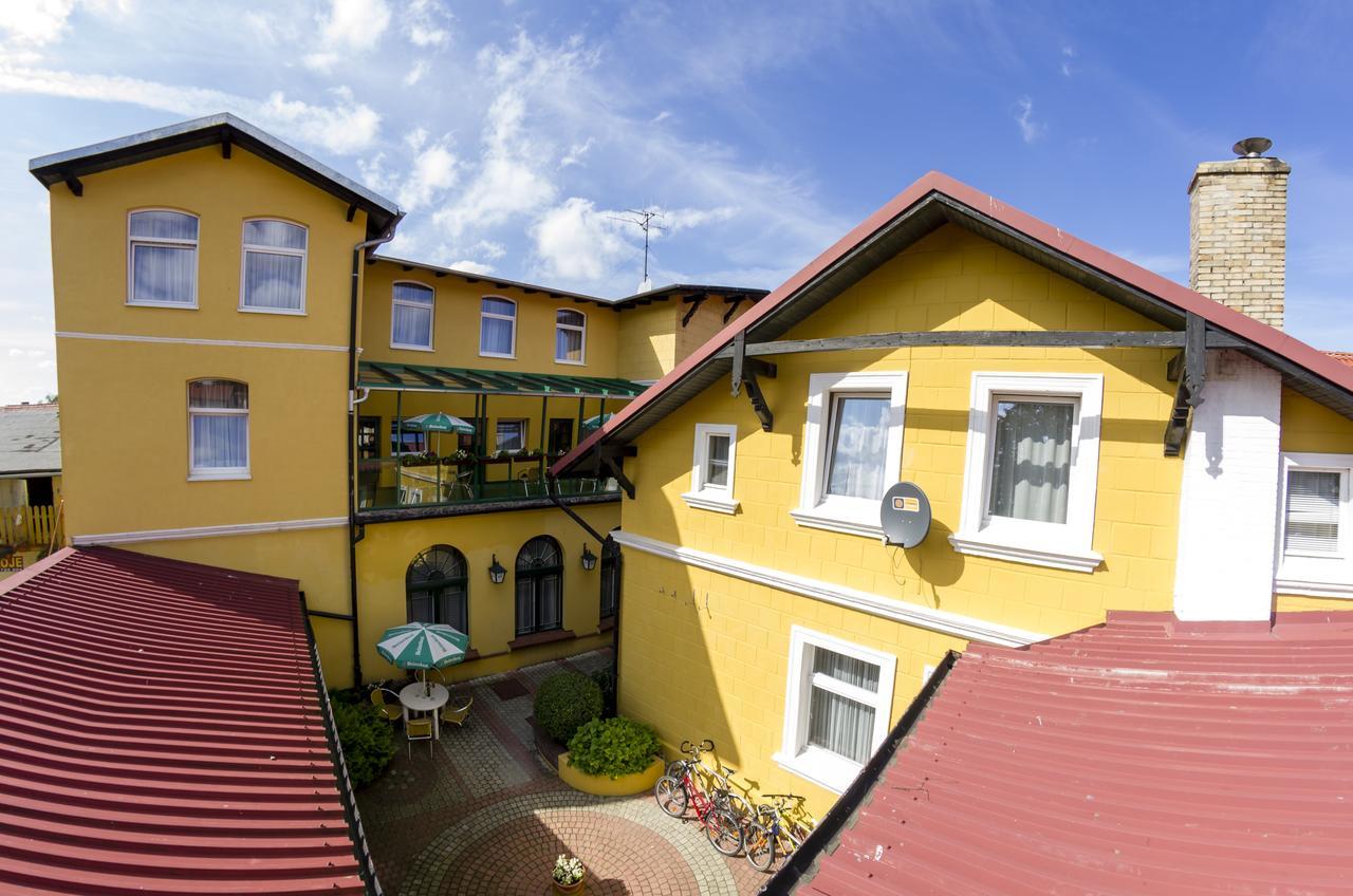 Hotel Alga Устка Экстерьер фото