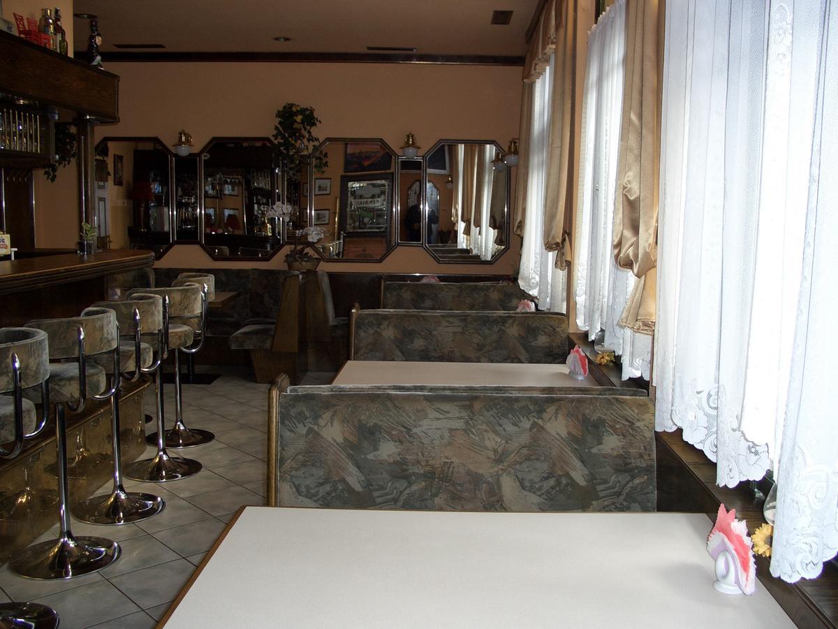 Hotel Alga Устка Экстерьер фото