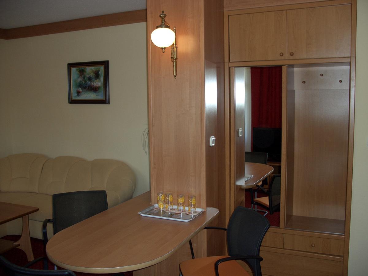 Hotel Alga Устка Экстерьер фото